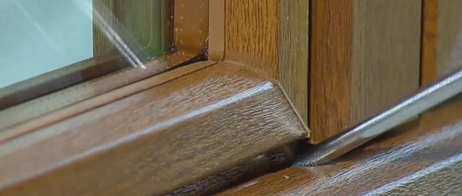 effrazione finestra con cacciavite