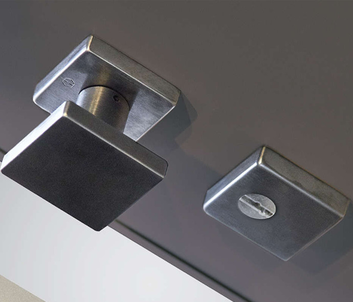 porta blindata maniglia